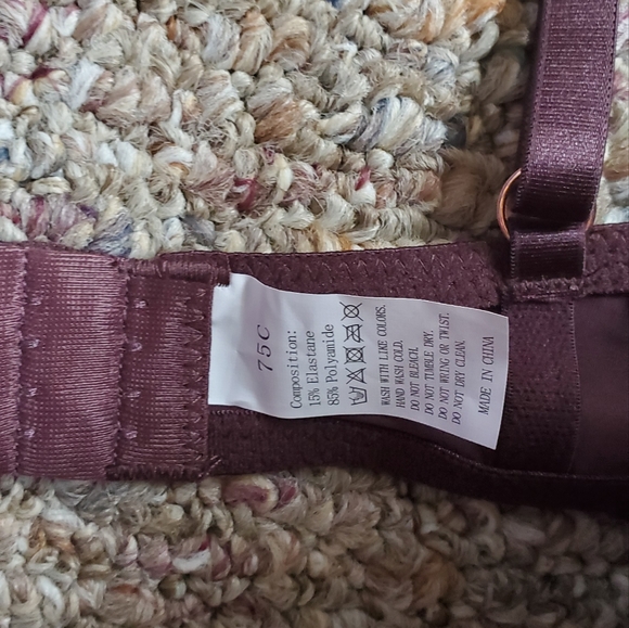 SOLD🎉Shein bra 75 C - Picture 2 of 2